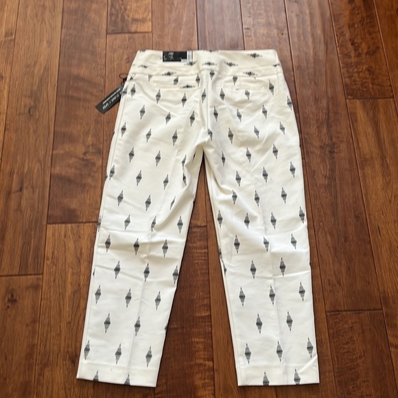 Women's Apt. 9 Fit Capri Pant Size::4 - Picture 6 of 15